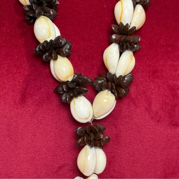 Beautiful Handmade Cowrie Seashell Shell Koa Seed Lei Statement Necklace - Picture 5 of 15